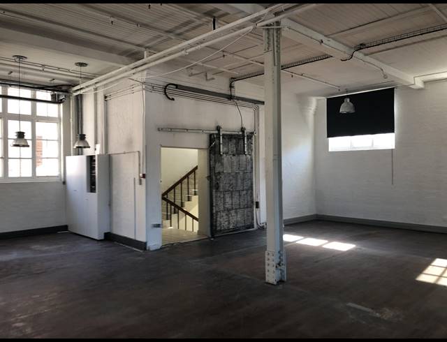 792M² OFFICE TO LET IN GARDENS